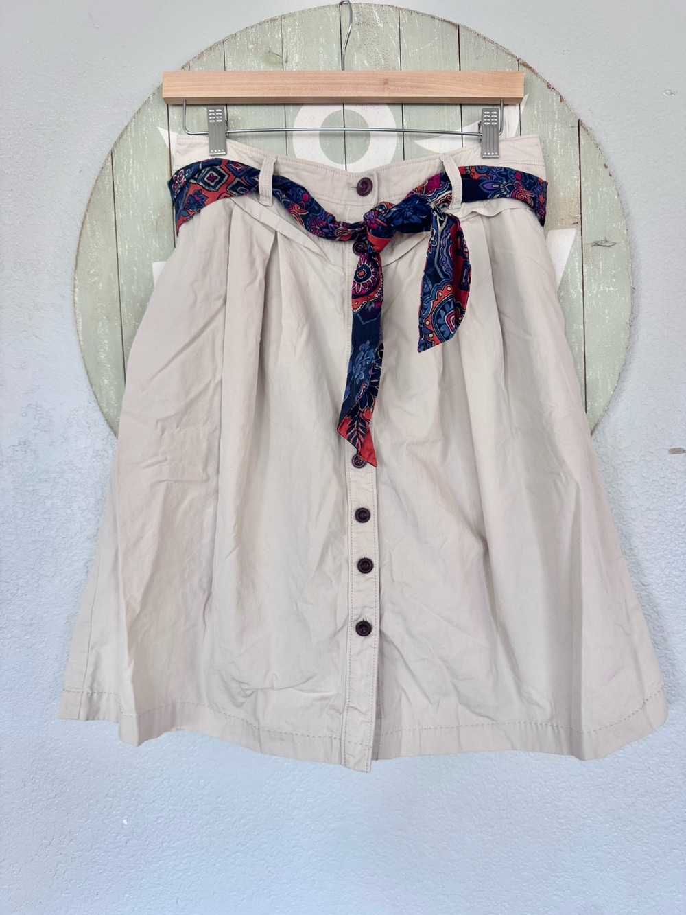 Jones New York khaki cotton belted below the knee skirt